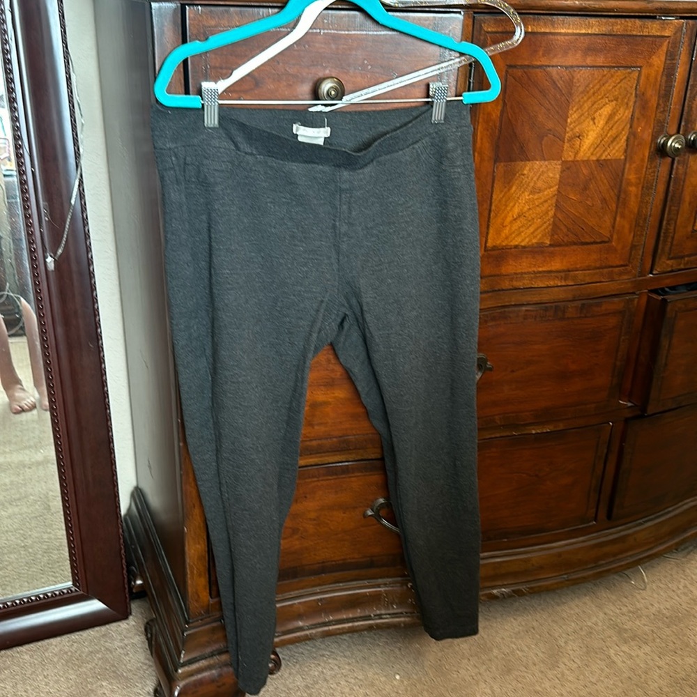 Business like stretchy legging type pants